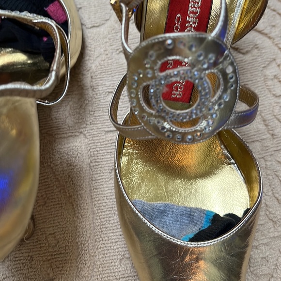 A very rare, designer coutoure Dress shoe in gold w crystals embelishments size7 - Picture 3 of 15